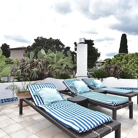 Gasthuis Minda & View San Teodoro (Sardinia)